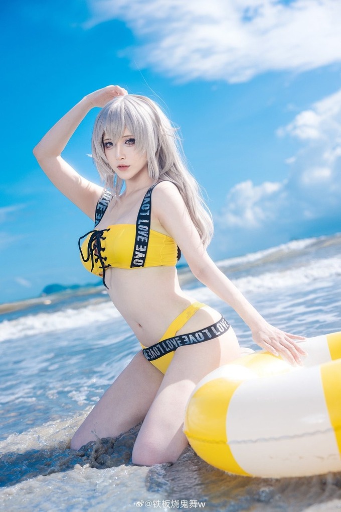 Cô gái cosplay Stelle của Honkai: Star Rail cực nuột khiến CDM hiểu lầm là hình ảnh AI