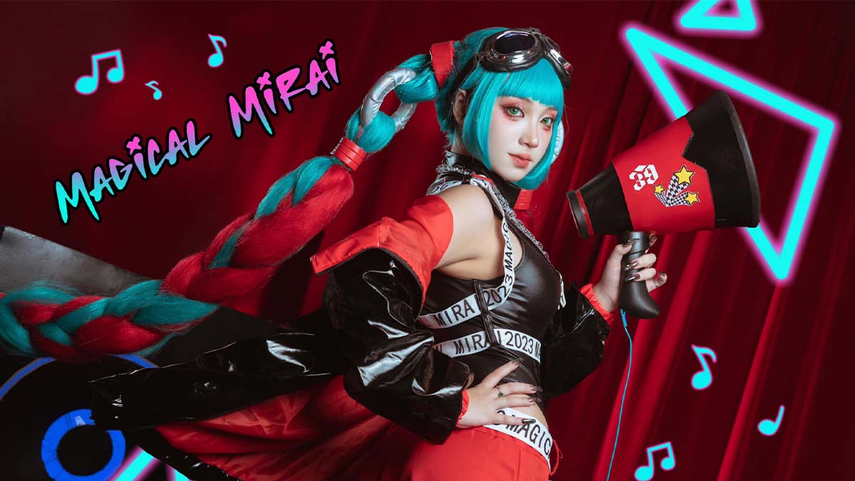 Đội 5kg tóc trên đầu, nữ cosplayer vẫn “bắn ảnh” cosplay Miku cực mượt